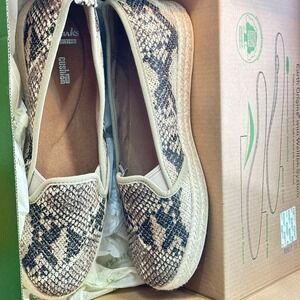 Earth Origins Tova Snake Print Slip On Espadrille‎ Flats Women Size 9